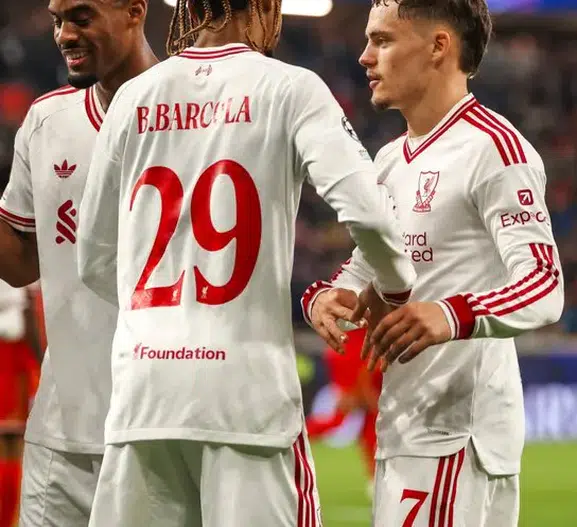 Raiffeisen Arena'da gol yağmuru: Liverpool rakibine sahayı dar etti