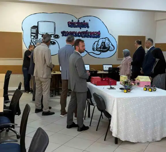 Eski cihazlar çöpe gitmedi, Düzceli öğrencilerin geleceğine ışık oldu