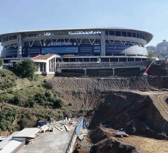 Galatasaray Stadyumu çevresindeki tartışmalı şantiye sahası havadan görüntülendi