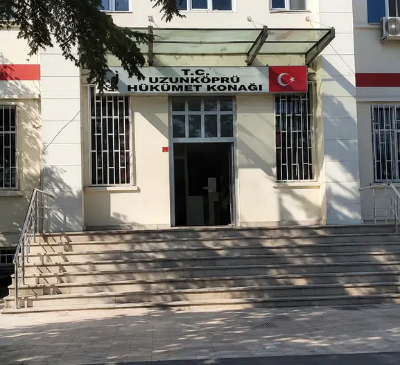 Uzunköprü'de nefes kesen kovalamaca: Çamura saplanan araçta FETÖ operasyonu