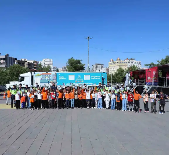 Mardinli miniklere jandarmadan uygulamalı trafik dersi