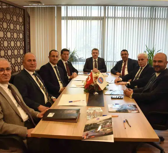 Doğu Karadeniz'in Yerel Yönetimleri Gümüşhane'de Ortak Akıl İçin Bir Araya Geldi