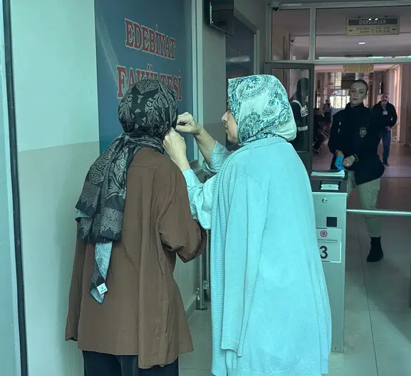 Sivas'ta nefes kesen KPSS maratonu: Kapılar kapanmadan saniyeler önce gelen kurtarıcı müdahale