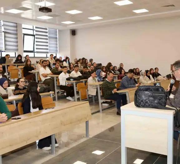 Adliyelerin dijital dönüşümü: Avukatlar yapay zekaya ne kadar güvenebilir?