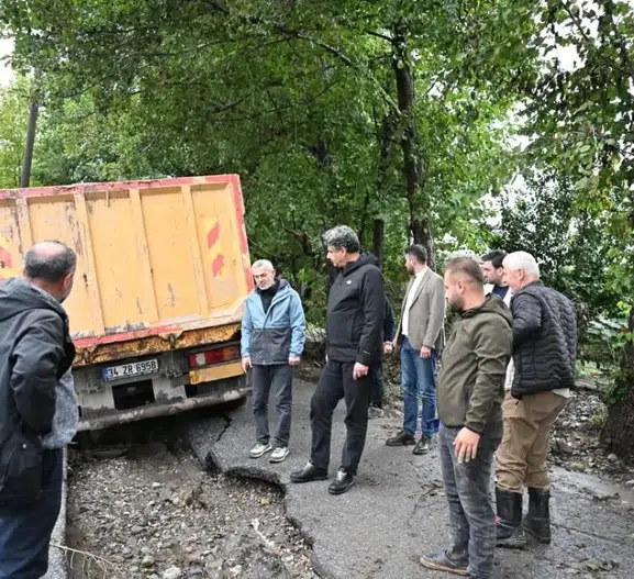 Kartepe'de Yağışın Yaraları Sarılıyor: Belediye Başkanı Kocaman Sahada Denetimlerde