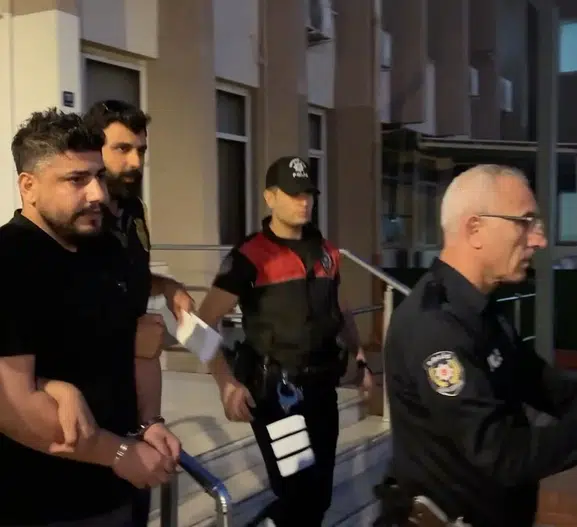 Sekiz aylık kaçış taziye evinde bitti: Cinayet şüphelilerini taşıyan iş insanı yakalandı