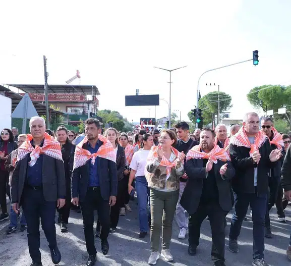 Didim'de Traktörlerin Direksiyonunda Kadınlar Var: Toprağın Bereketi Şenlikte Buluştu