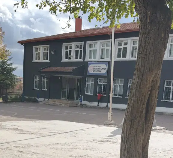Okulda meyve suyu paniği: 12 öğrenci hastanelik oldu