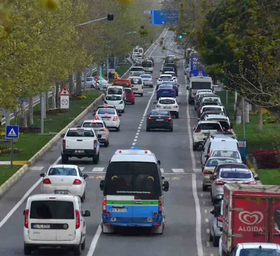 Tekirdağ yollarında araç yoğunluğu zirveye tırmandı: 400 bin barajı aşıldı