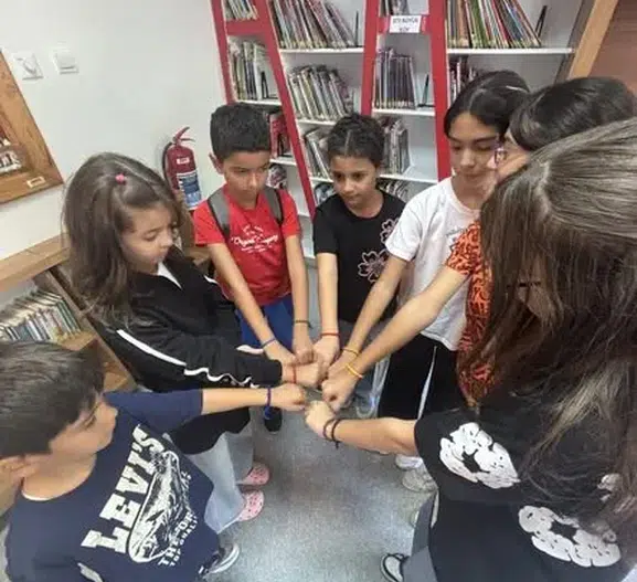 Aydın'da kütüphane sıraları bu kez hayaller ve renkli iplerle doldu