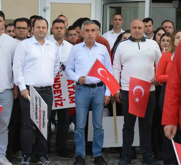 Gedik Piliç fabrikasında dev koreografi: Cumhuriyet coşkusu çalışanlarla taçlandı
