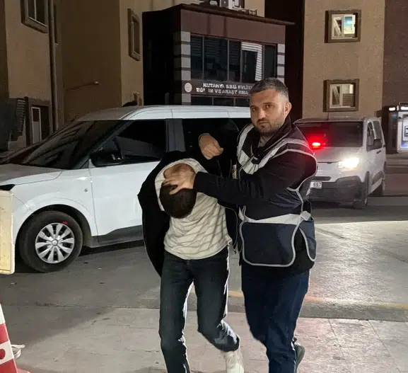 Sahte polislerin kaçış planı Kütahya girişinde son buldu