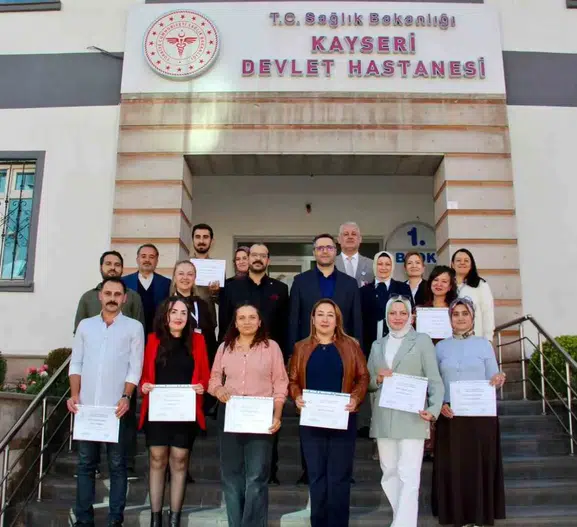 Kayseri'de sağlıkta uzmanlık dönemi: Palyatif bakımda yeni mezunlar görev başında