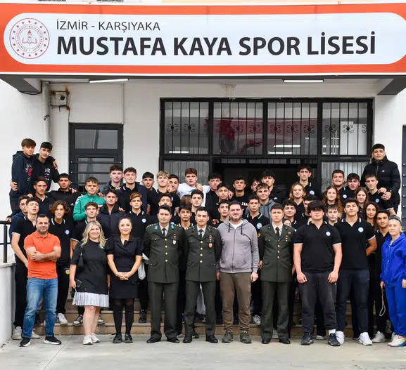 Gençlerin gözüyle üniforma: TSK kapılarını öğrencilere açtı