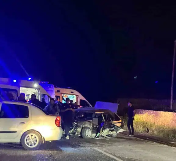 Elazığ yolunda traktör ve otomobil kazası