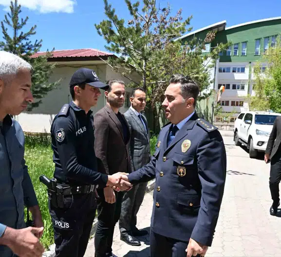 Ağrı Emniyet Müdürü Göksel Önder bayram mesaisindeki ekipleri denetledi