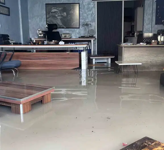 Edirne’de sağanak kabusu Sokaklar göle döndü araçlar hasar gördü