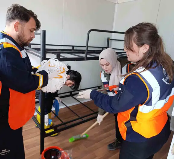 Çorumda hortumun yıktığı evlerin yerine yaşam konteynerleri geldi