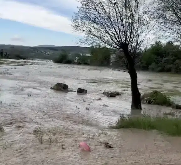 Kastamonu’da sağanak yağış tarım arazilerini göle çevirdi