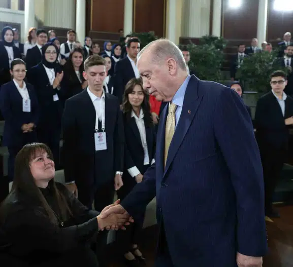 Erdoğan gençlerle Külliye’de buluştu