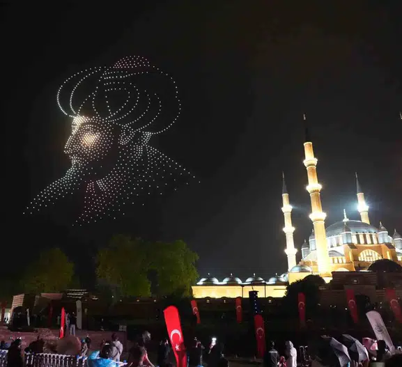 Edirne’de bin dronla gökyüzünde fetih şöleni yaşandı