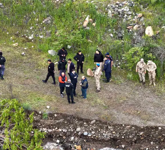 Sivas’ta trafik kazası sonrası kayıplara karışan genç kızı arama sürüyor