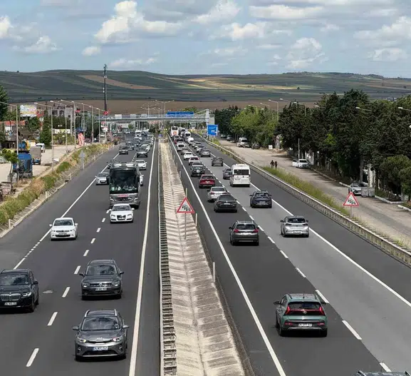 Bayram dönüşü Tekirdağ yolunda sürücüleri bekleyen trafik çilesi