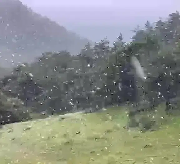 Haziran kapıdayken Akdağ’da kış geri döndü
