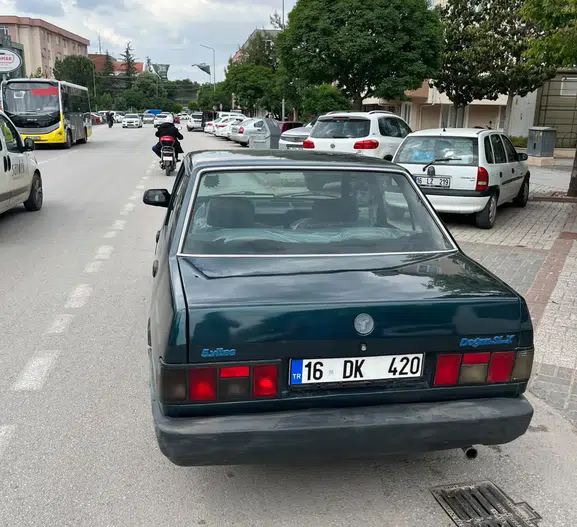 İnegöl trafiğinde tehlikeli şov yapan sürücüye ceza yağdı