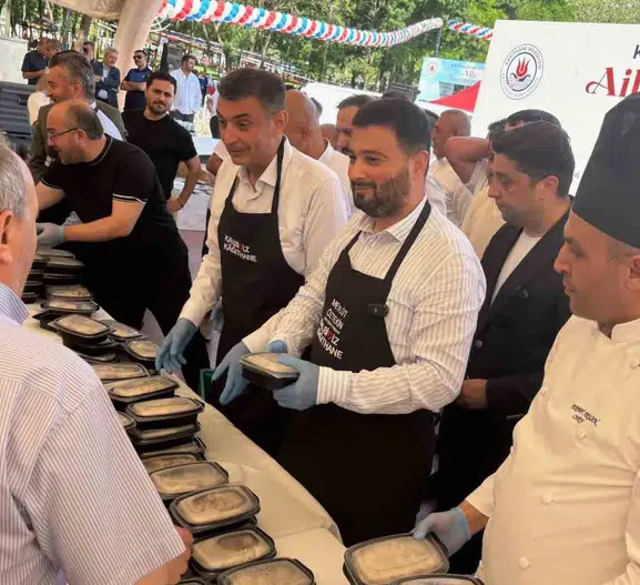 Kağıthane Hasbahçe’de binlerce kişi bayram sofrasında buluştu