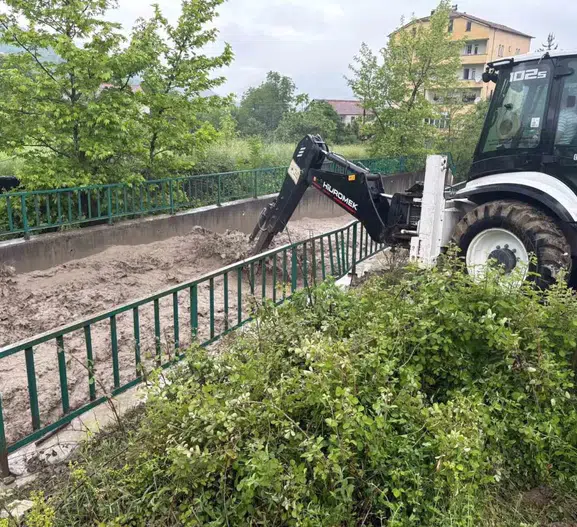 Karabük Yenice'de sağanak sele dönüştü
