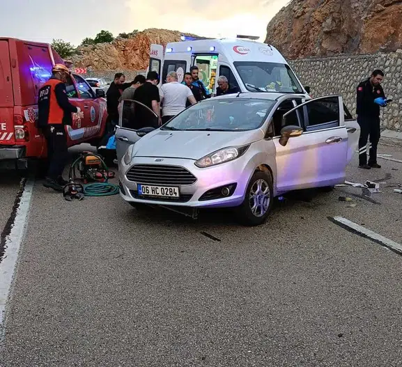 Malatya'da otomobiller çarpıştı dokuz kişi hastaneye kaldırıldı
