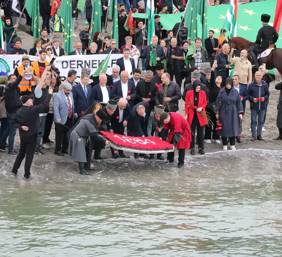 Samsun sahilinde Çerkes sürgününün 162 yıllık acısı anıldı