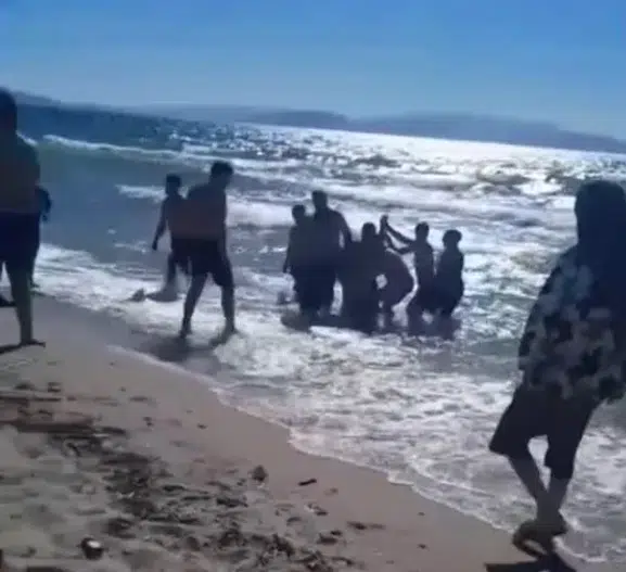 Kuşadası Sevgi Plajı’nda iki kişi ölümden döndü
