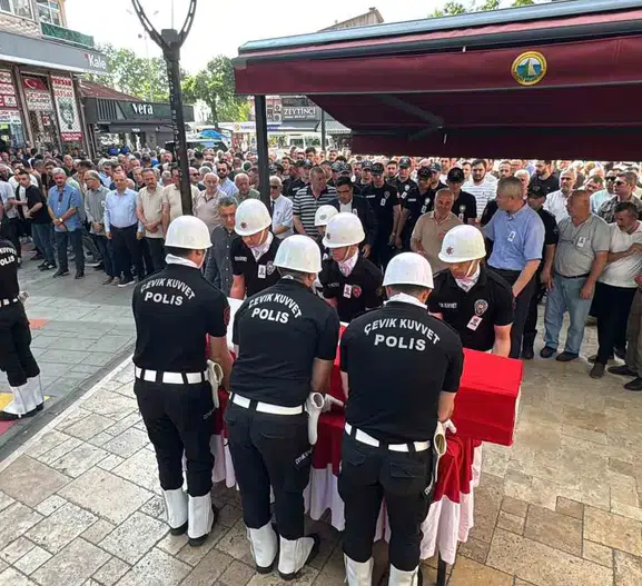 29 yaşındaki polis memuru evinde hayatını kaybetti
