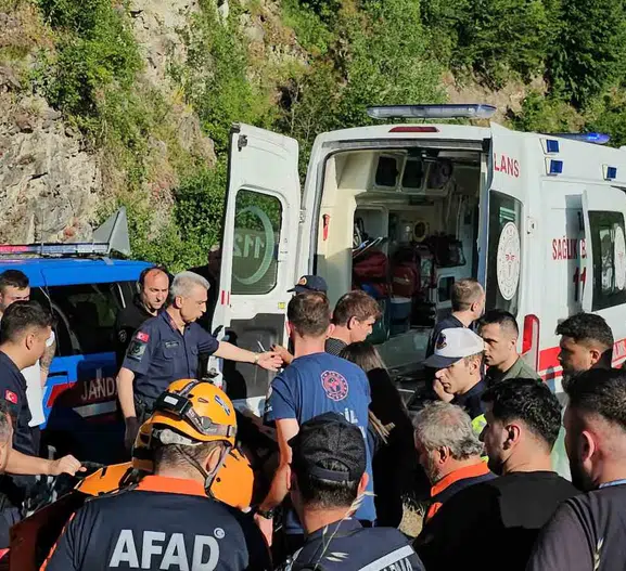Zonguldak Kantar Şelalesi'nde genç arkadaş grubuyla girdiği suda boğuldu
