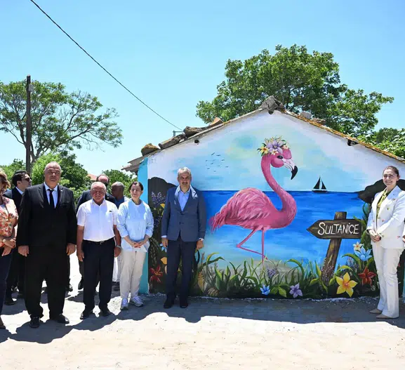 Saros kıyısındaki Sultaniçe köyü rengarenk bir çehreye kavuştu