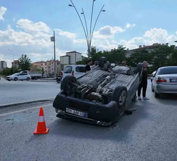 Niğde Selçuklu Caddesi’nde kaza sonucu bir kişi hastaneye kaldırıldı
