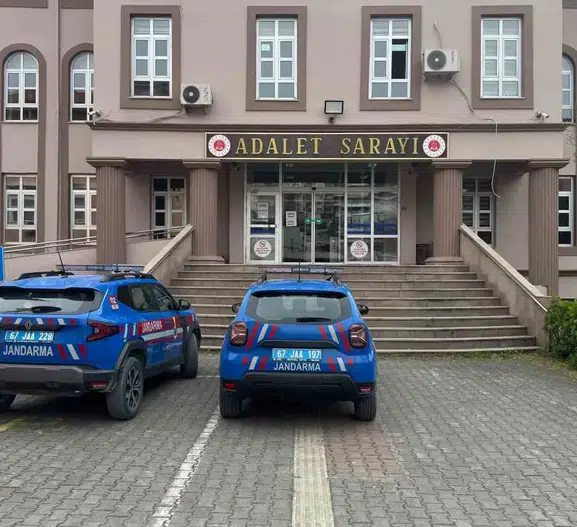 Zonguldak'ta evinde laboratuvar kuran iki kişi yakalandı