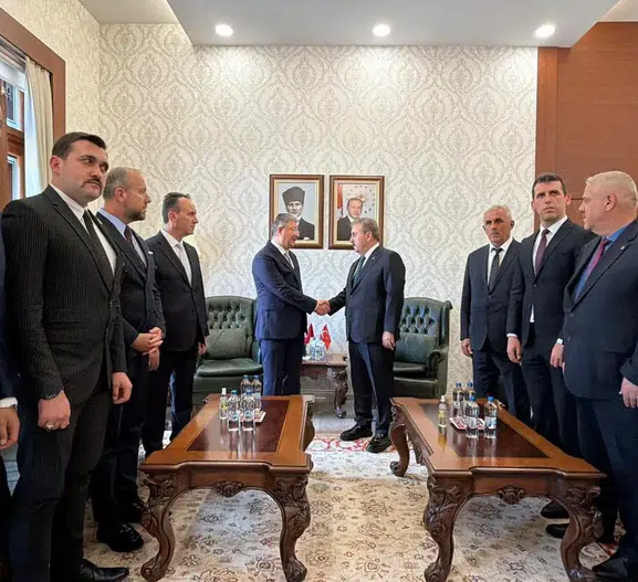 Destici ABD yönetimini eleştirdi Ne yapacağı belli olmayan biri var