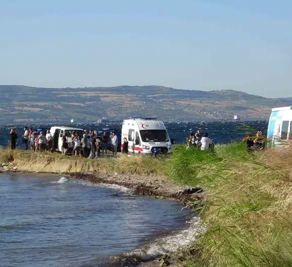 Çanakkale’de denizde kaybolan genç kızı arama çalışmaları sürüyor