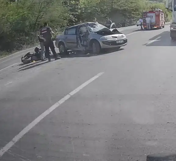 Zonguldak'ta motosiklet sürücüsü akaryakıt istasyonuna dönen otomobille çarpışıp can verdi