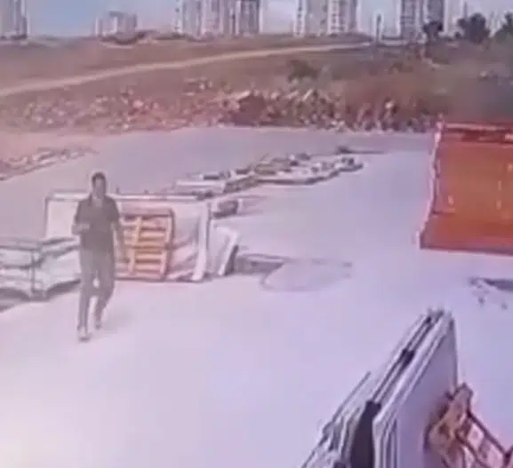 Şanlıurfa’daki milyonluk yangının başlangıç anı kameralara yansıdı