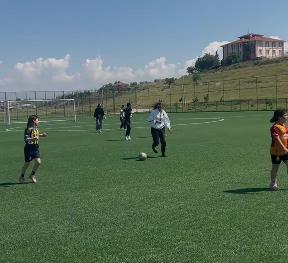 Eskişehir Beylikova’da kızlar için futbol dönemi başladı