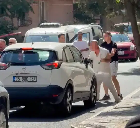 Çorlu trafiğinde yumruklu kavga kameraya yansıdı