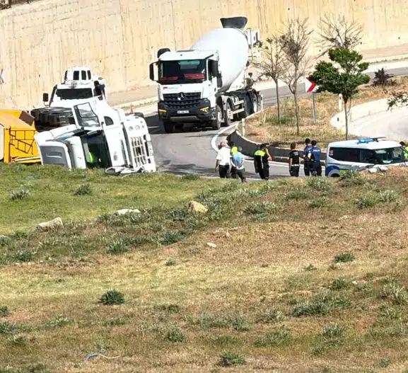 Yüksekova çevre yolunda tehlike devam ediyor