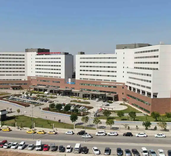 Elazığ’da küçük çocuğun yüksekten düşüşü mahalleyi yasa boğdu