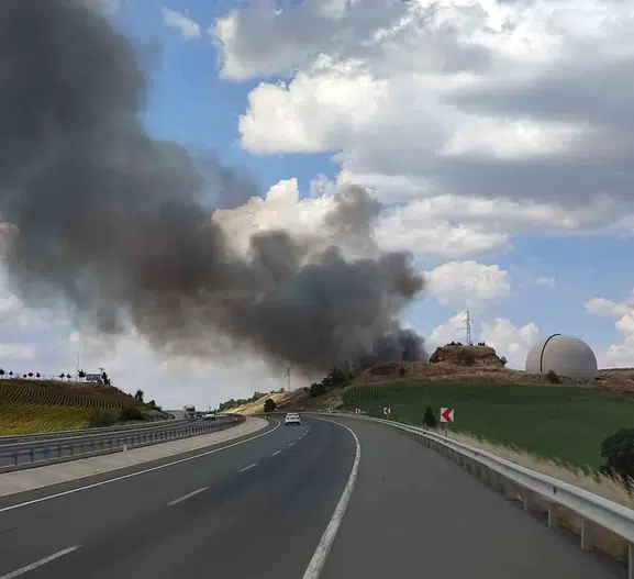 Keşan’daki çöp tesisinde çıkan yangın paniğe yol açtı
