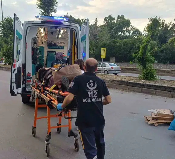 Aydın Efeler'de kapalı yola giren motosiklet yayaya çarptı