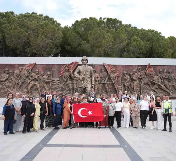 Denizlili kadınlar Çanakkale destanını yerinde görüyor